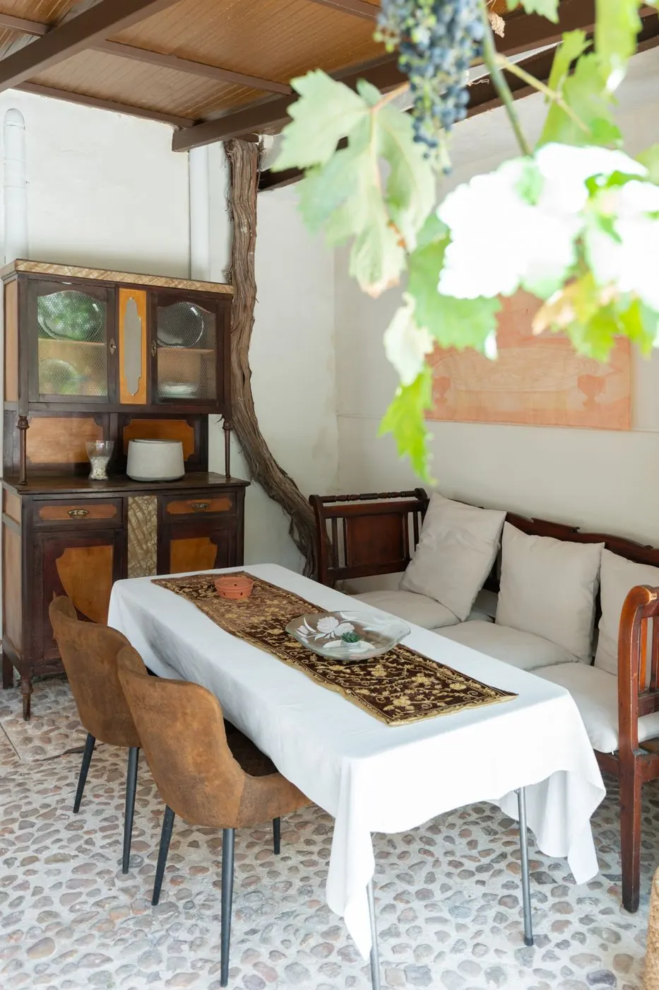 Patio con parra de La Condesa Carmen