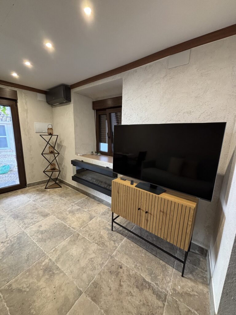 TV
